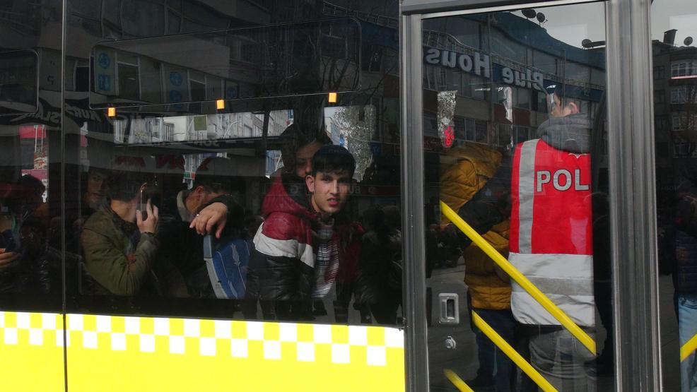 Zeytinburnunda 180 kişi gözaltına alındı