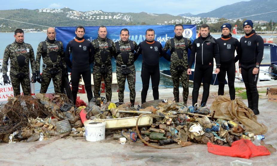 Bitezde dip temizliği: 700 kilo çöp