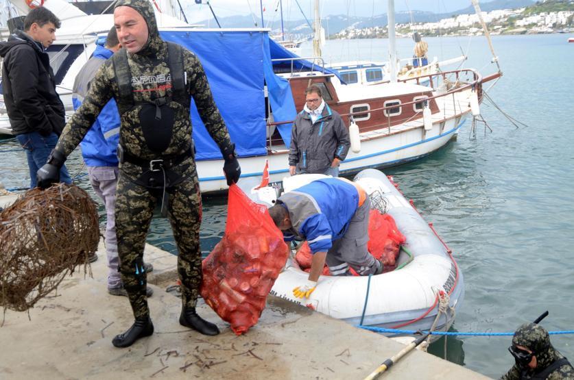 Bitezde dip temizliği: 700 kilo çöp