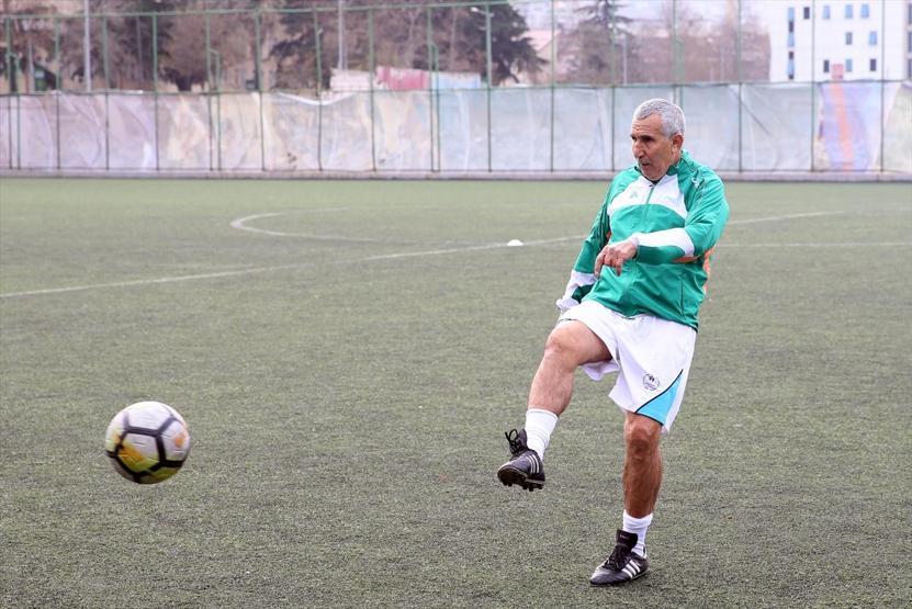 69 yaşında yeni takımına transfer oldu