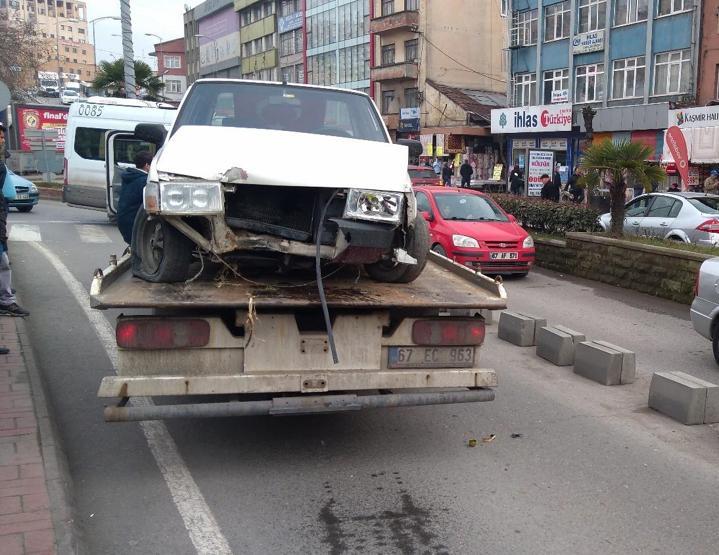 Dur ihtarına uymayan sürücü kaza yaptı