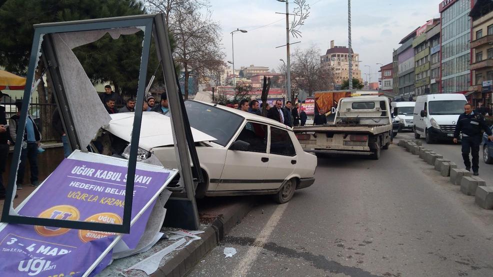 Dur ihtarına uymayan sürücü kaza yaptı