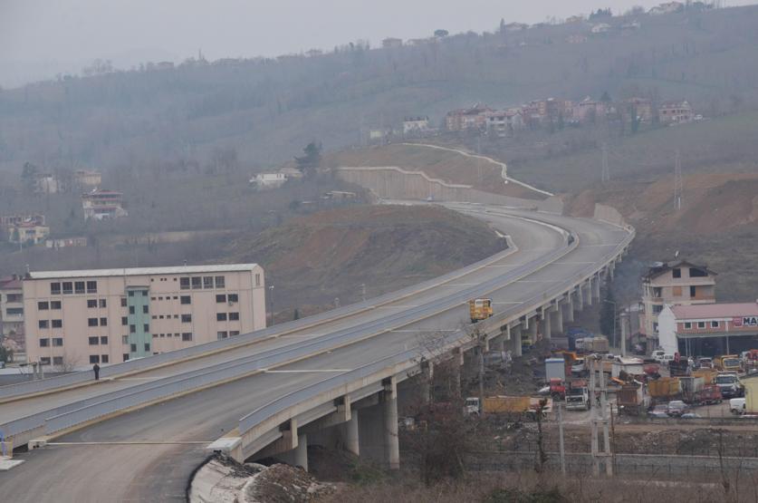 5 yıl önce başlayan 1 milyarlık projeye heyelan engeli