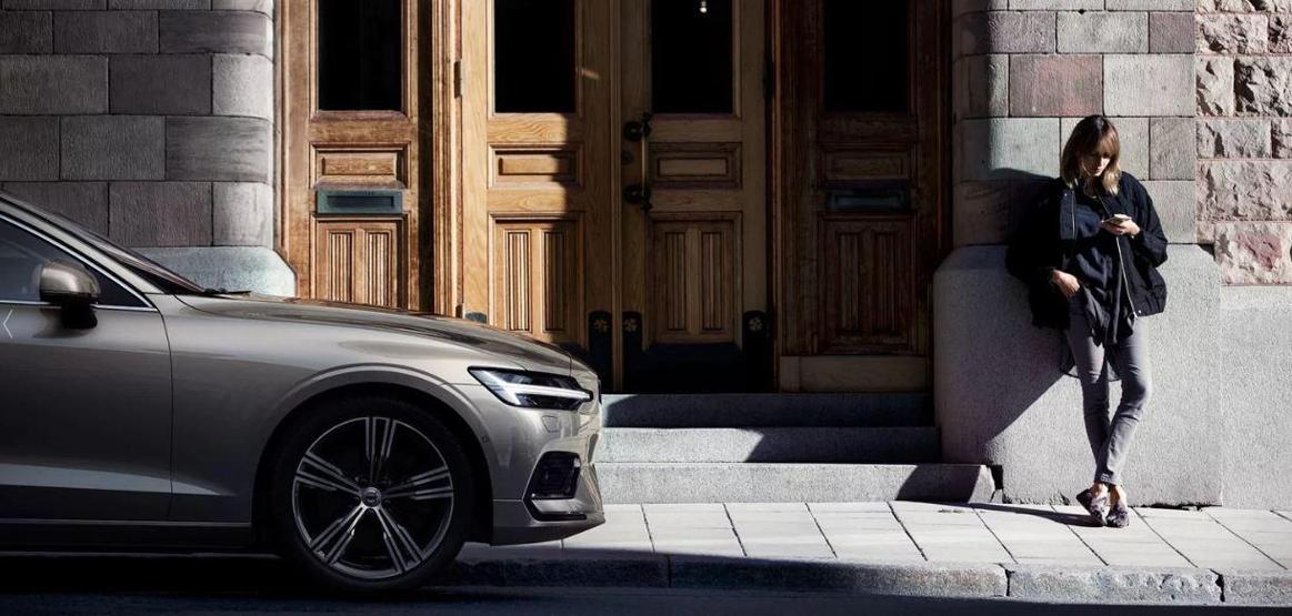 Yeni Volvo V60 station fotoğrafları