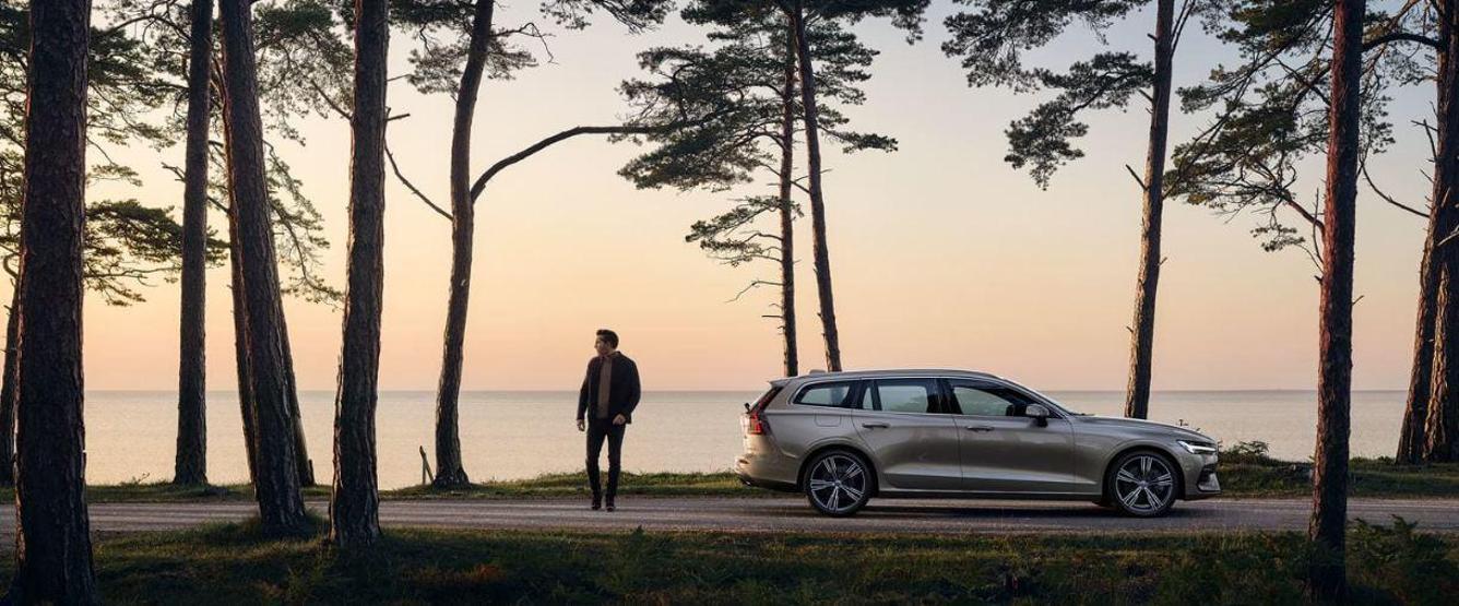 Yeni Volvo V60 station fotoğrafları