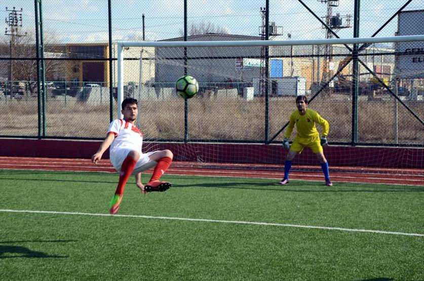 Balona rövaşata atan adam ilk maçında 2 gol attı