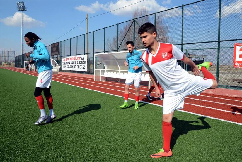 Balona rövaşata atan adam ilk maçında 2 gol attı