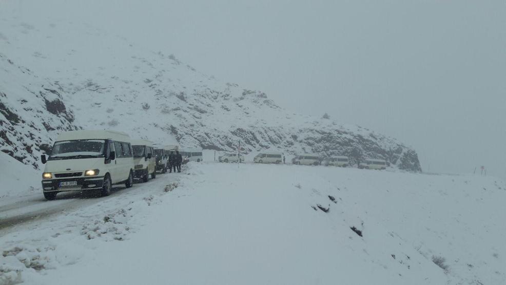 Van ve Hakkaride yollar kapandı