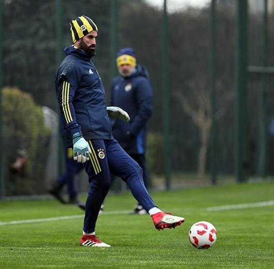 Fenerbahçede sol beke Hasan Ali dönüyor