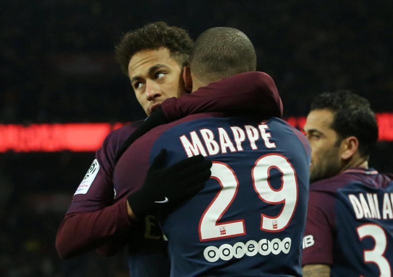 PSG beşe bölündü İşte Fransız ekibini içten içe yiyen problem