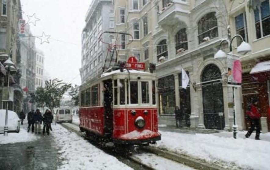 İstanbul’da kardan önce sağanak yağış geldi | 28 Şubat hava durumu raporu