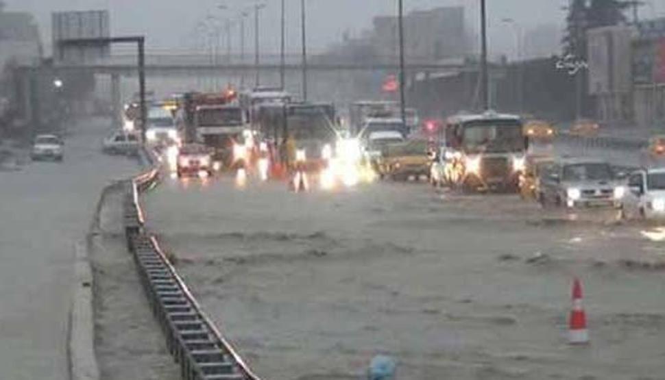 İstanbul’da kardan önce sağanak yağış geldi | 28 Şubat hava durumu raporu