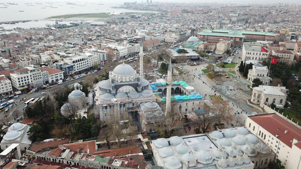Mevlüt Uysal talimat verdi, Beyazıt Meydanında çevre düzenleme çalışmaları durdu