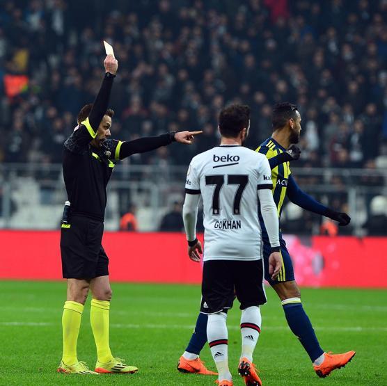 Beşiktaş - Fenerbahçe maçında ortalık karıştı