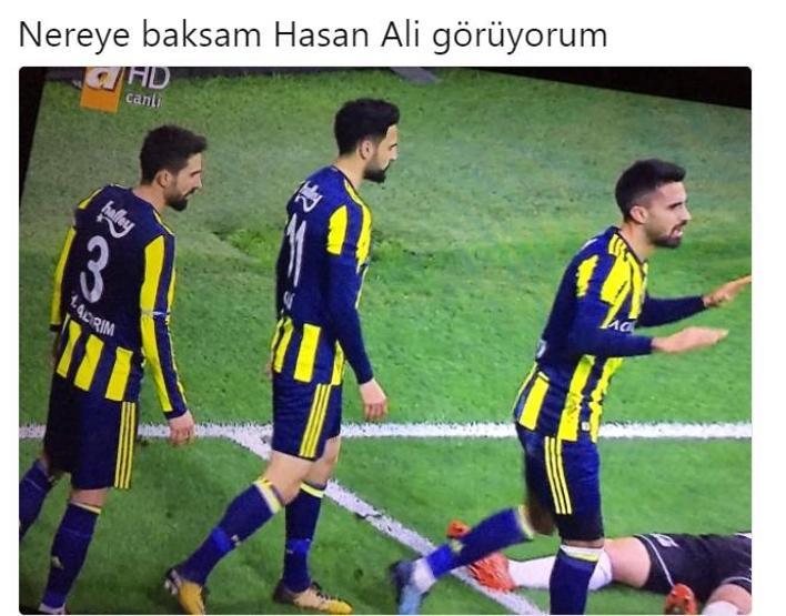 Dikkat çeken derbi capsleri