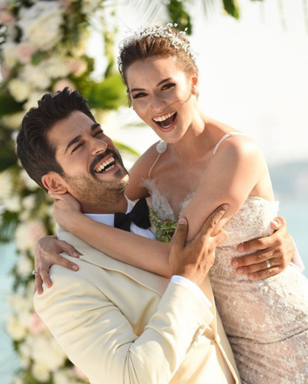 Burak Özçivit Fahriye Evcen çiftinden kötü haber