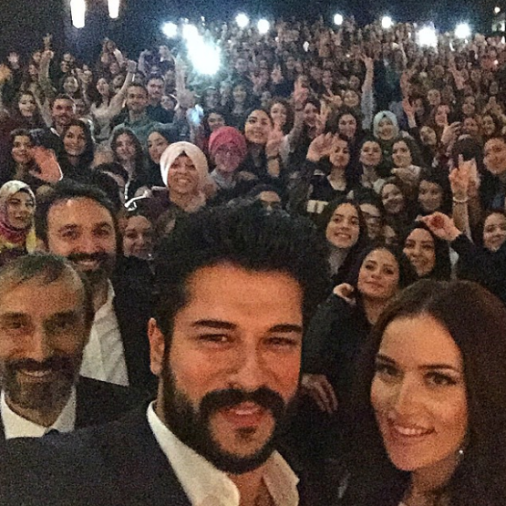 Burak Özçivit Fahriye Evcen çiftinden kötü haber