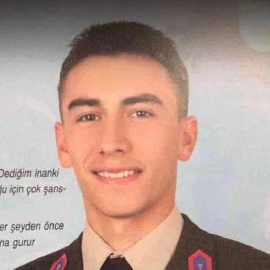 Bu şiiri okumuştu: Ölümsüzlüğü tattık bize ne yapsın ölüm
