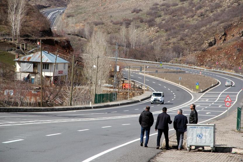 Bingölde köylülerin ölüm yolu isyanı