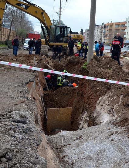 Göçük altında kalan işçi ağır yaralandı