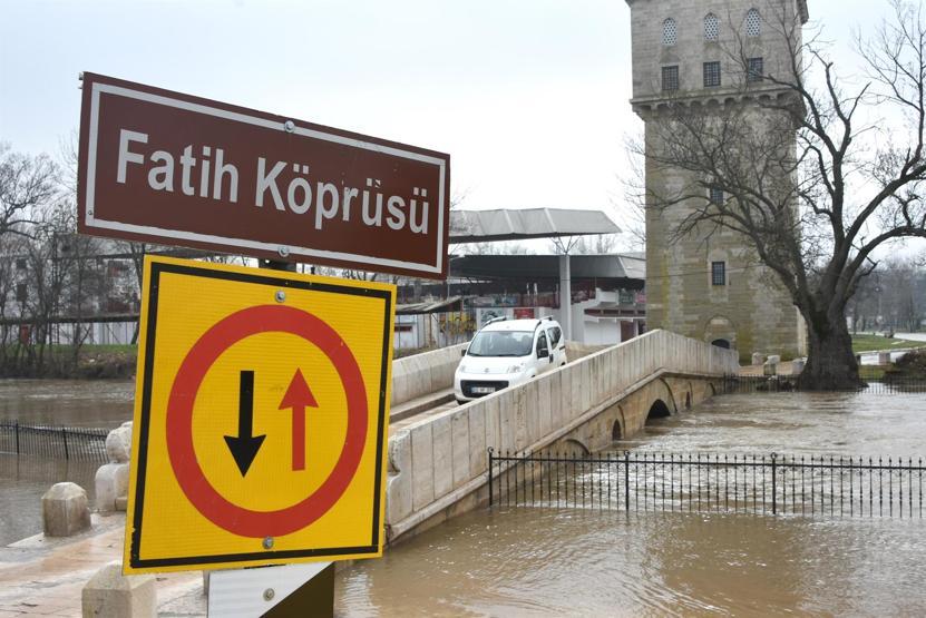 Tunca taştı, Sarayiçi su altında kaldı