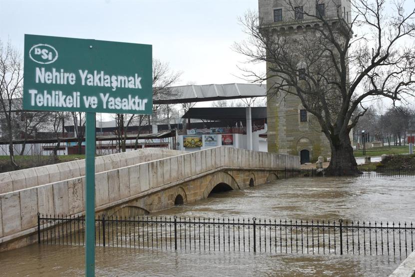 Tunca taştı, Sarayiçi su altında kaldı