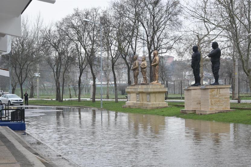 Tunca taştı, Sarayiçi su altında kaldı