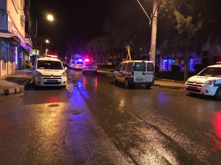 Son Dakika... İzmirde asker kaçağı dehşet saçtı: 1 polis şehit, 1 polis yaralı
