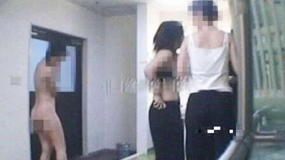 Spor salonundaki soyunma odasında çıplak fotoğraf skandalı