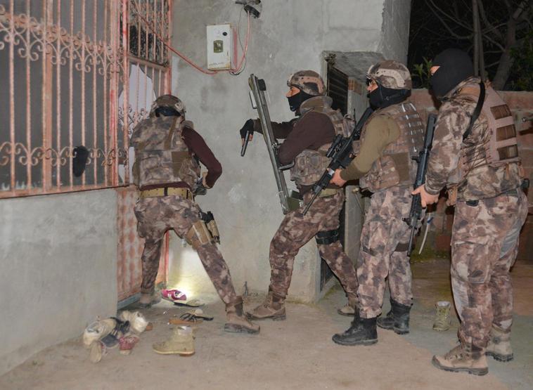 Adanada DEAŞ operasyonu: 13 gözaltı
