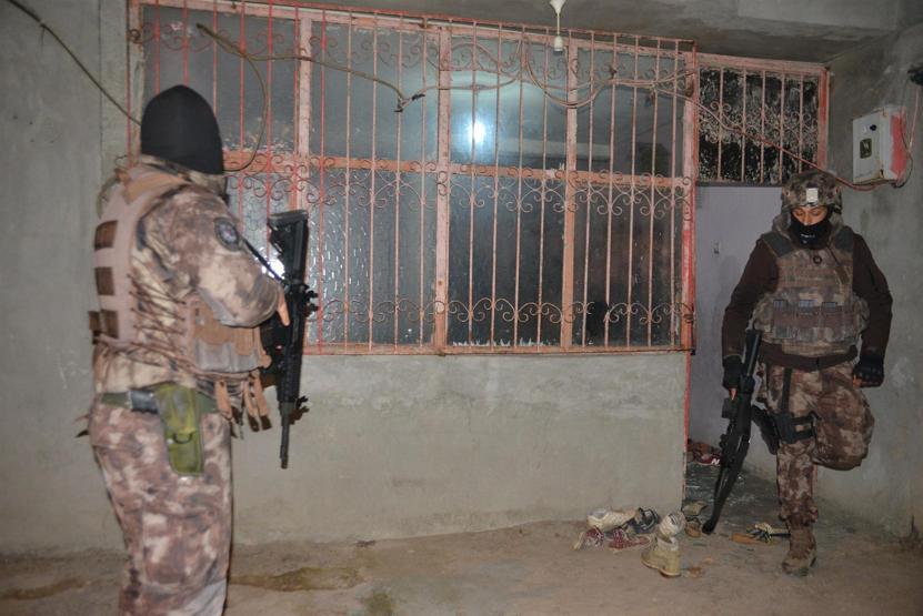 Adanada DEAŞ operasyonu: 13 gözaltı