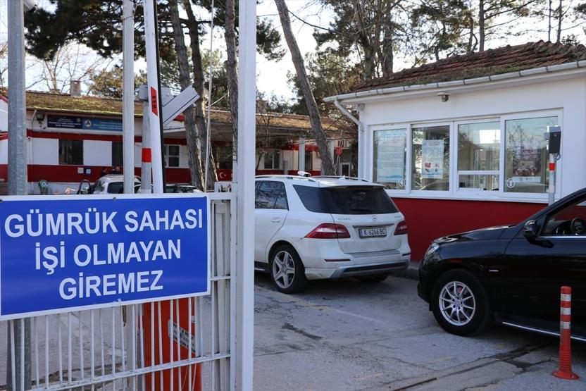 Son dakika... PolNet çöktü, pasaport kuyruğu oluştu