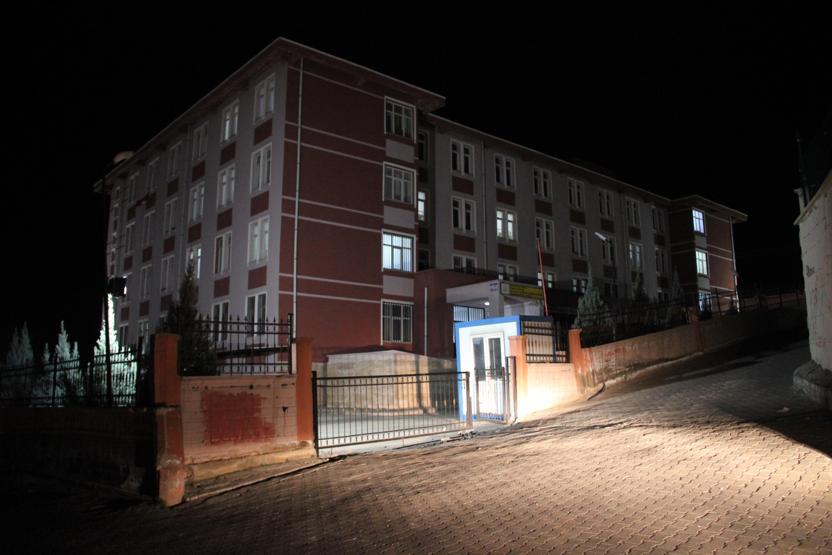 3 yaşındaki çocuk okul bahçesinde öldü