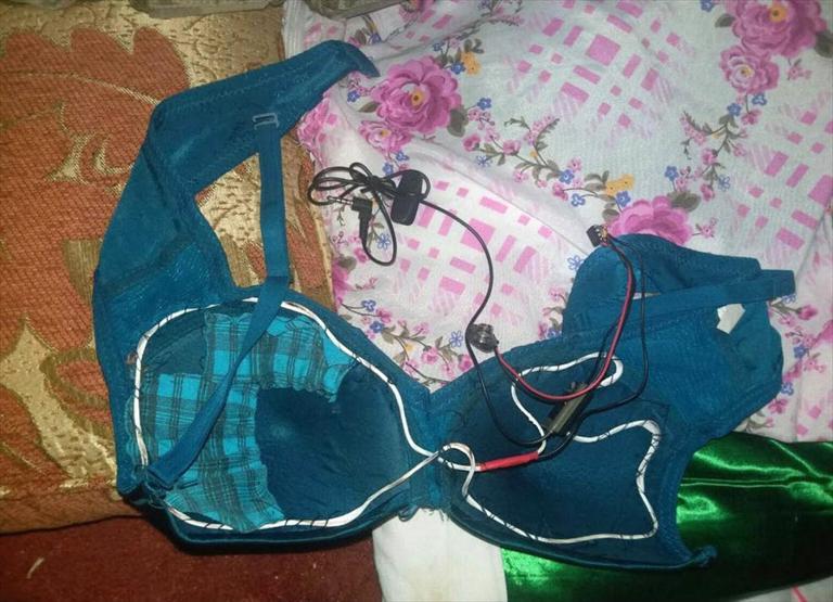 Sütyen içinde bomba düzeneği bulundu