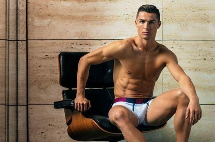 Cristiano Ronaldo yeni iç çamaşırı modellerini tanıttı