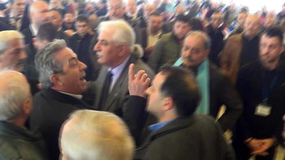 İYİ Parti kongresinde arbede