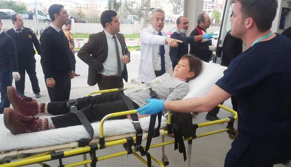 Zehirlenen 183 öğrenciden 148i taburcu edildi