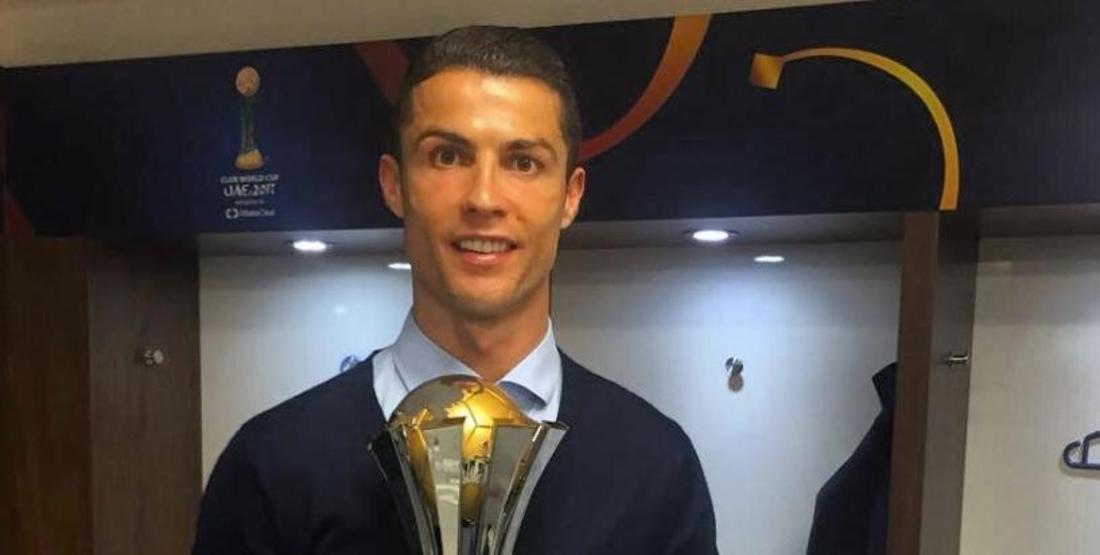 Cristiano Ronaldo boş çeki imzalayıp verdi