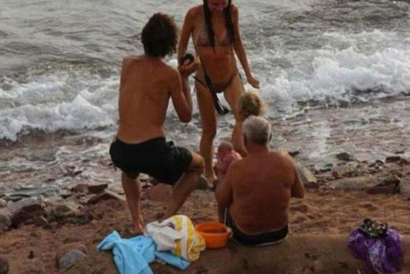 Hamile Rus turist denizde doğum yaptı