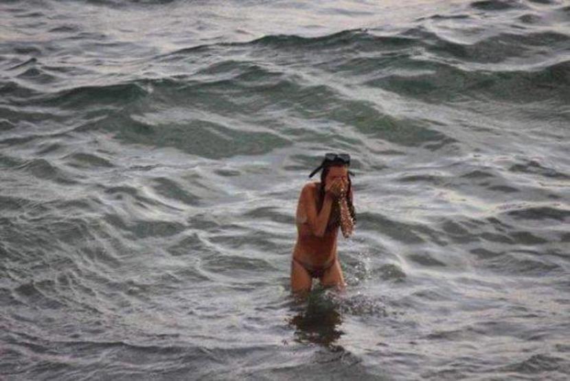 Hamile Rus turist denizde doğum yaptı