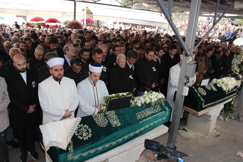Uçak kazasında ölenler son yolculuklarına uğurlandı