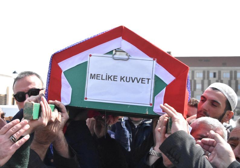 Uçak kazasında ölenler son yolculuklarına uğurlandı