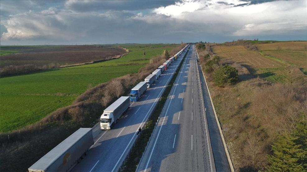 Kapıkulede TIR kuyrukları uzadı gitti: İşte havadan görüntüleri
