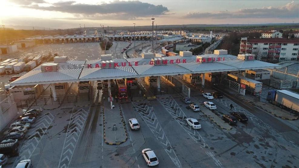 Kapıkulede TIR kuyrukları uzadı gitti: İşte havadan görüntüleri