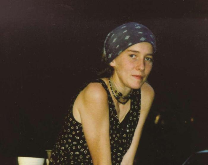 15 yıl oldu... Buldozerlerin önünde duran kadın