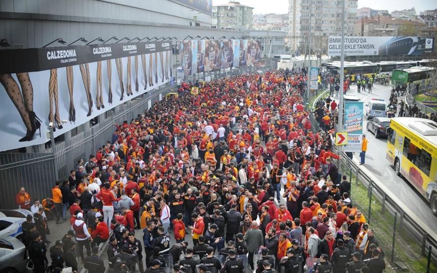 Kadıköyde taraftara kötü sürpriz