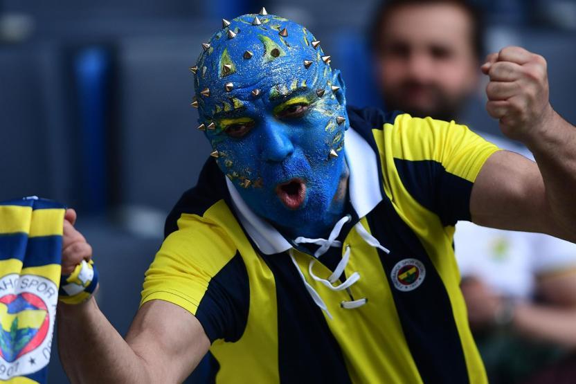 Fenerbahçeli yöneticiden tepki çeken hareket