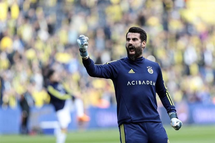 Fenerbahçeli yöneticiden tepki çeken hareket