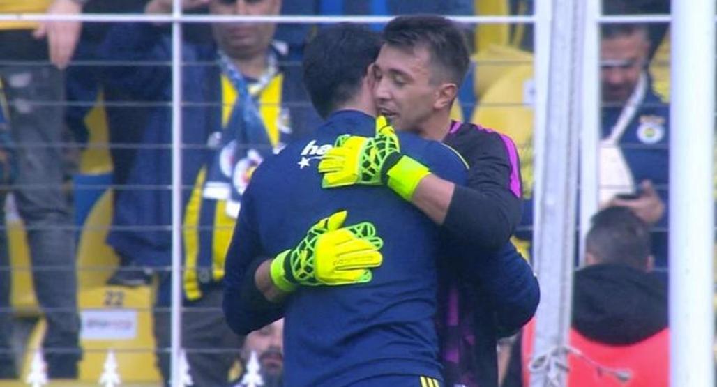 Fenerbahçeli yöneticiden tepki çeken hareket