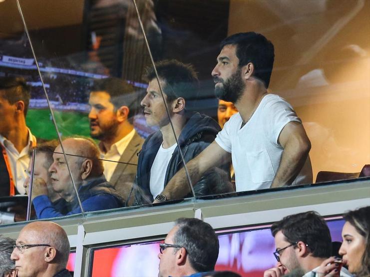 Başakşehir - Beşiktaş maçında devre arası kavga çıktı: Arda Turan araya girince...